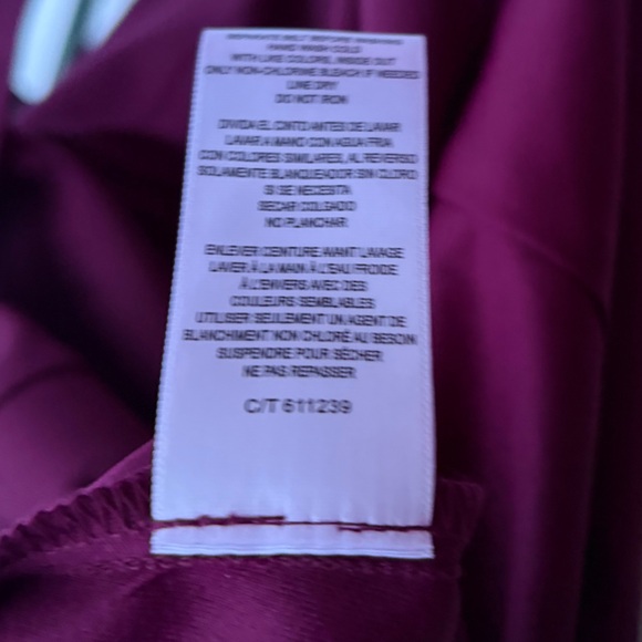 🆕 Taylor Burgundy Belted Long Sleeve V-Neck Fit & Flare Dress Size 8 Midi Hi-Low - Picture 16 of 16